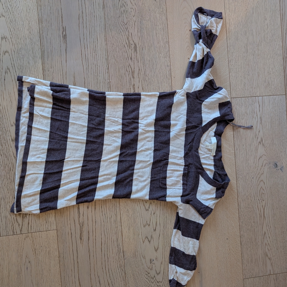 Source Unknown Black and White Striped Sweater
